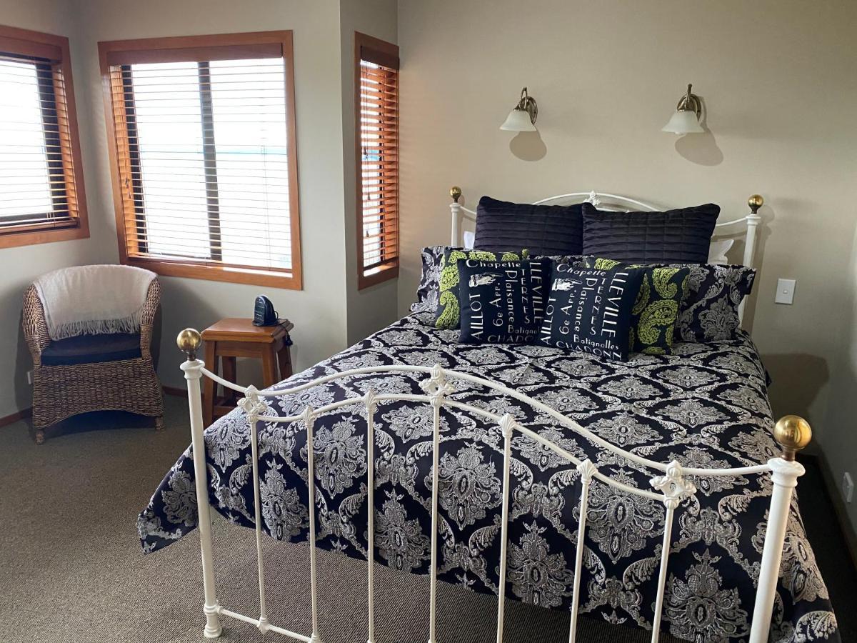 Oreti Village Resort Turangi Eksteriør billede